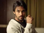 తమిళ బిగ్‌బాస్ విజేతకు చేదు అనుభవం.. వెన్నుపోటుదారు.. చీల్చి చెండాడిన నెటిజన్లు