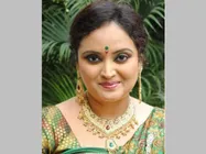 నటి, యాంకర్ మల్లిక మృతి: హైదరాబాద్ కి మృతదేహం తరలింపు, సుమ కనకాల స్పందన ఇలా