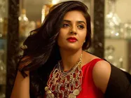 శ్రీముఖి హాట్‌హాట్‌గా.. ఇక తాడో పేడో.. రాంగోపాల్ వర్మపై సెటైర్లు