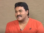 హీరోగా నో హ్యపీ, త్రివిక్రమ్‌తో1000 కోట్ల మూవీ, చిరుకు వడ్డీతో ఇవ్వాలి :  హీరో సునీల్ 