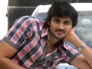 సామ్రాట్‌లో మరో కోణం: అతనో 'బైసెక్సువల్'?.. భార్య పక్కనుండగానే!..