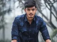 మెహబూబాలో ఆకాష్ పాత్ర ఇదే. కొడుకును డిఫరెంట్ గా చూపించిన పూరి జగన్నాధ్!