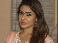 సూరిగాడిని చెప్పుతో, సస్పెన్స్‌లోకి నెట్టిన శ్రీరెడ్డి.. చెన్నైలో హల్‌చల్, విశాల్ ఏంచేయబోతున్నాడంటే!