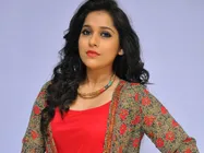 నా క్యారెక్టర్ మీద కామెంట్స్ చేస్తే ఊరుకోవాలా? : యాంకర్ రష్మి