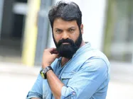 రాజమౌళి అవకాశం ఇవ్వడం వల్లే.. సైనికుడుతో గుర్తింపు.. ఇంద్ర (ఇంటర్వ్యూ)