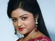 మేడపై నుంచి పడి నటి నిఖిత మృతి.. ఆ విషయంలో అనుమానాలు, భర్త మాటల్లో!