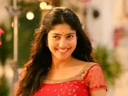 సినిమా భారీ నష్టాల్లో.. రెమ్యునరేషన్ తిరిగి ఇచ్చేసిన సాయి పల్లవి!