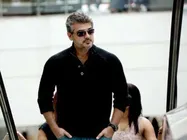 అజిత్ పొలిటికల్ ఎంట్రీ గురించి ట్వీట్: దర్శకుడిపై విమర్శలు