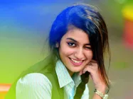 యువహీరోతో ప్రేమలో పడ్డ ప్రియా వారియర్.. పక్కాగా దొరికిపోయింది ఇలా..