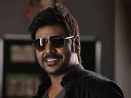 కేసు నమోదు చేసేందుకు బయలుదేరిన హిజ్రాలు.. లారెన్స్ ఏం చేశాడో తెలుసా!