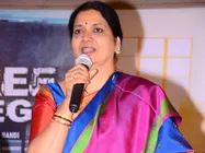 అందరి ముందు సెక్స్ చేయలేం కదా: సభా ముఖంగా ఏకిపారేసిన నటి జీవిత