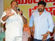 చిరంజీవిని చూసి ఎవడ్రా అనుకొన్నా.. 40 ఏళ్ల కంచుకోటను బద్దలుకొట్టి.. ఇండస్ట్రిని రూల్ చేస్తున్నాడు