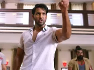 రాజకీయ నాయకుడికి మంచు విష్ణు వార్నింగ్.. లాగు తడిసిపోద్ది అంటూ రెచ్చిపోయి!