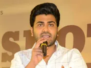 టికెట్లు హాట్ కేకుల్లా.. కలెక్షన్లను బట్టే సక్సెస్ రేంజ్.. రణరంగంపై శర్వానంద్